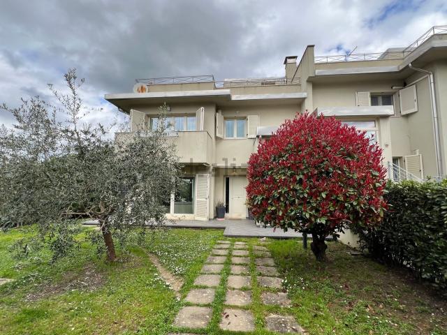 Casa in vendita a Montaione, Firenze