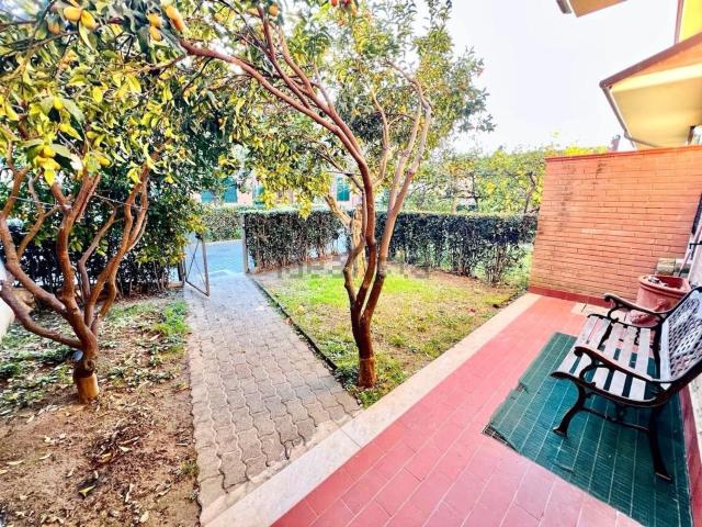 Casa in vendita a Turano, Marina Di Massa