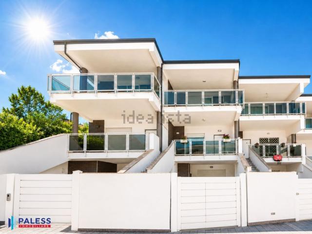 Casa in vendita a Giardino di Roma, Roma Capitale