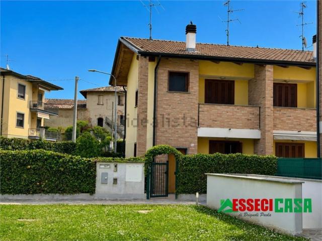 Casa in vendita a Casirate D'adda, Lombardia