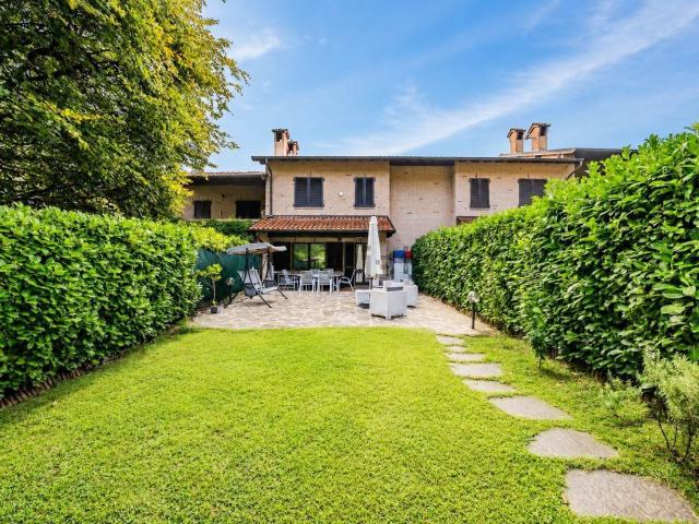 Casa in vendita a Monguzzo, Como