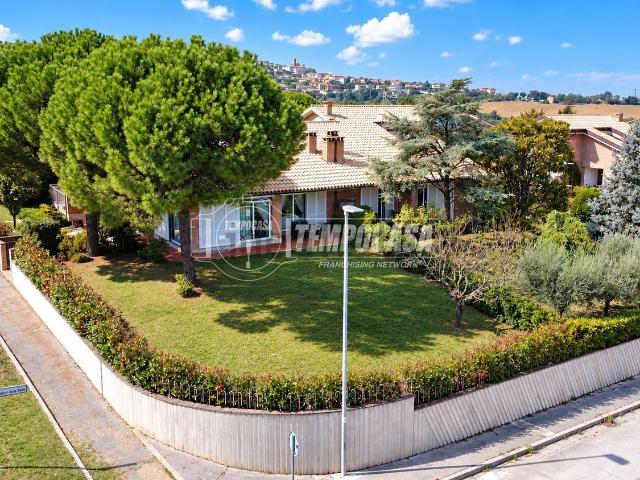 Casa in vendita a Recanati, Macerata