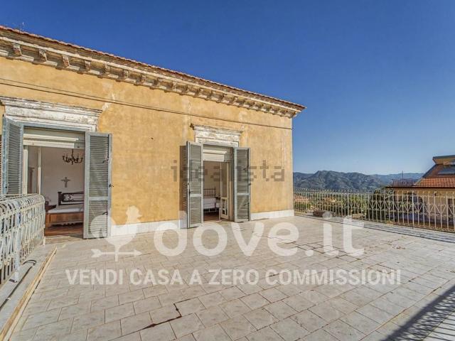 Casa in vendita a Castiglione Di Sicilia, Sicilia