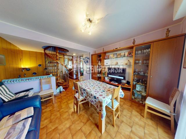 Casa in vendita a Lazzago, Como