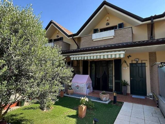 Casa in vendita a Origgio, Lombardia