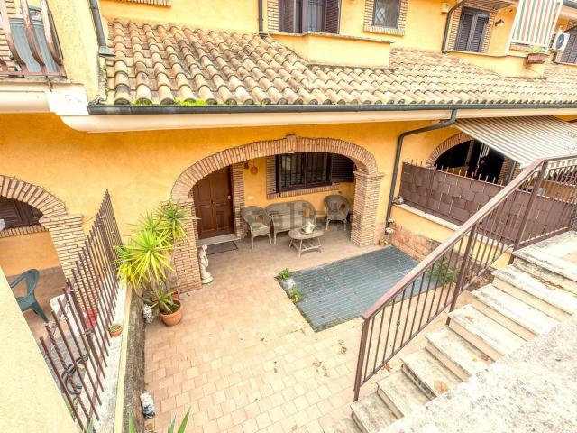Casa in vendita a Guidonia Montecelio, Roma Capitale