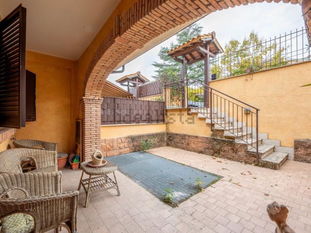 Casa in vendita a Guidonia Montecelio, Roma Capitale