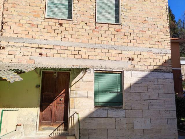 Casa in vendita a Campo Parignano, Marche
