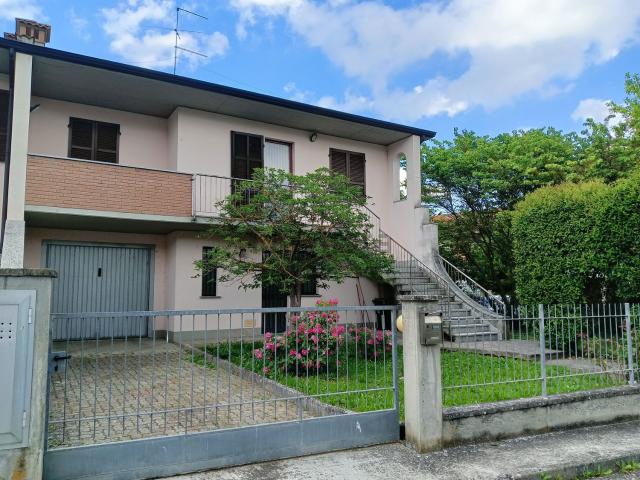 Casa in vendita a Alta Val Tidone, Nibbiano