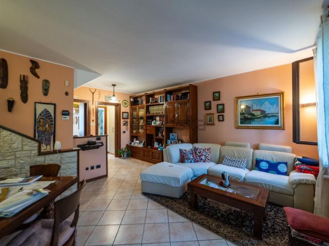 Casa in vendita a Trezzano Sul Naviglio, Lombardia