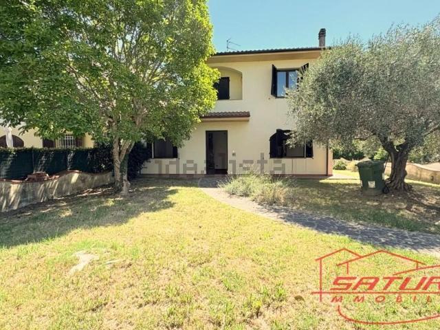 Casa in vendita a Ponte San Pietro, Bagni Di Lucca Ponte