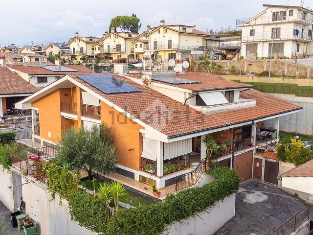 Casa in vendita a Colle Laghetto, Marco Simone