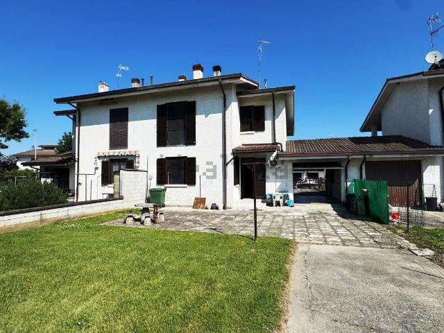 Casa in vendita a Castello D'agogna, Lombardia