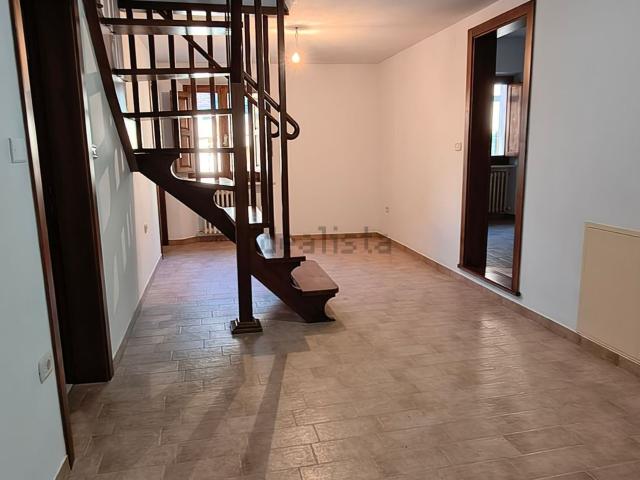 Casa in vendita a Borgo, Marche