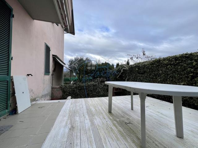 Casa in vendita a Marina di Massa, Marina Di Massa