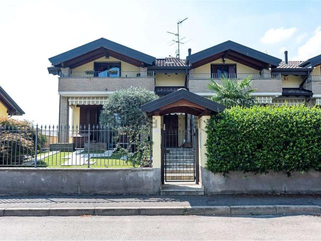 Casa in vendita a Buscate, Milano