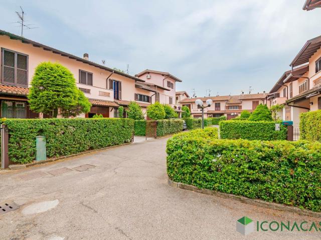 Casa in vendita a Siziano, Lombardia