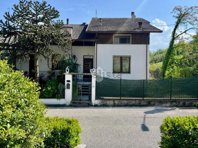 Casa in vendita a Montecalvo Versiggia, Lombardia
