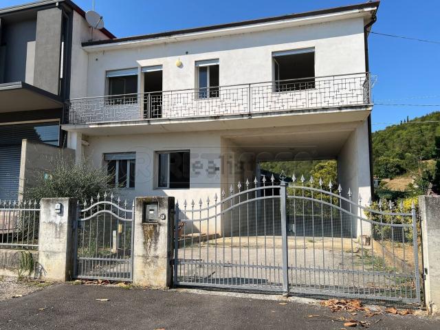 Casa in vendita a Barbarano Mossano, Ponte Di Barbarano