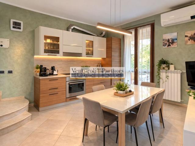 Casa in vendita a Rivoltella del Garda, Desenzano Del Garda