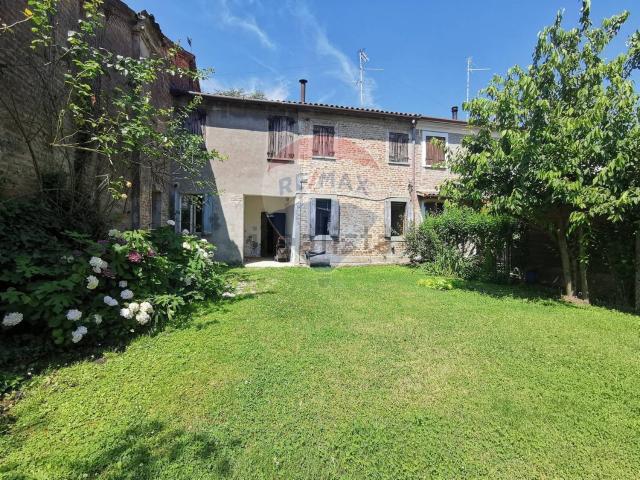 Casa in vendita a Ficarolo, Veneto