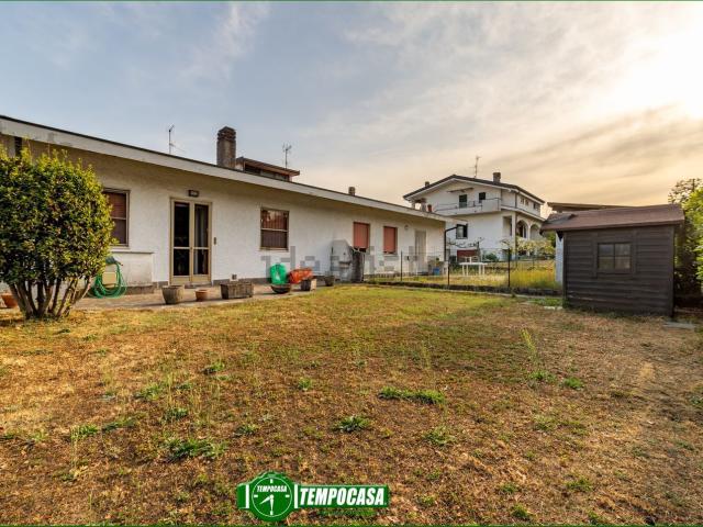 Casa in vendita a Burago Di Molgora, Lombardia