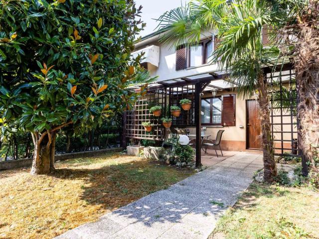 Casa in vendita a Biassono, Lombardia