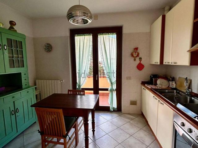 Casa in vendita a Montignoso, Toscana