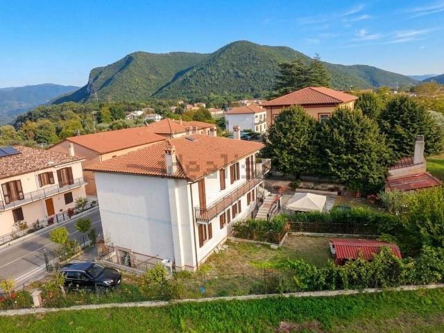 Casa in vendita a Marmore, Terni