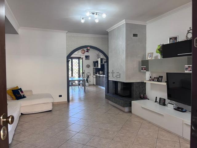 Casa in vendita a Casal Palocco, Roma