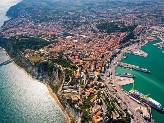 Casa in vendita a Tavernelle, Marche