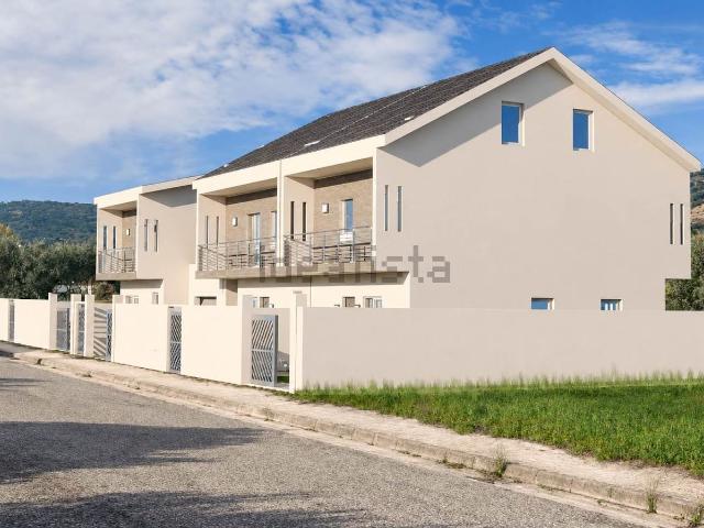Casa in vendita a Montepaone Lido, Montepaone