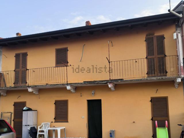 Casa in vendita a Borgolavezzaro, Novara
