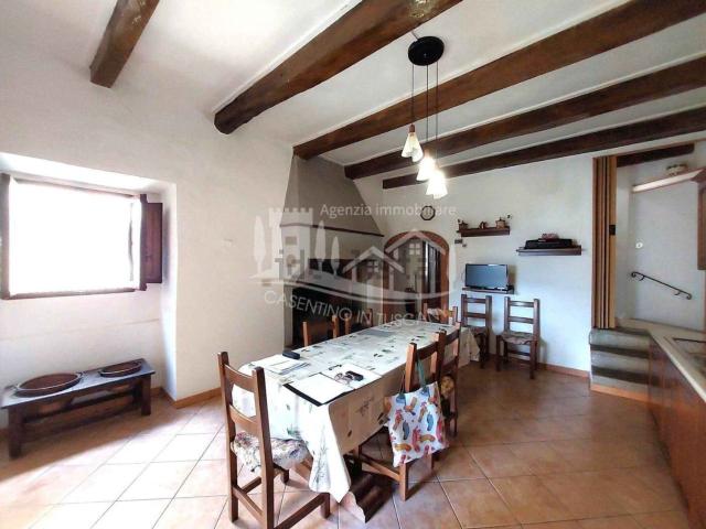 Casa in vendita a Poppi, Toscana