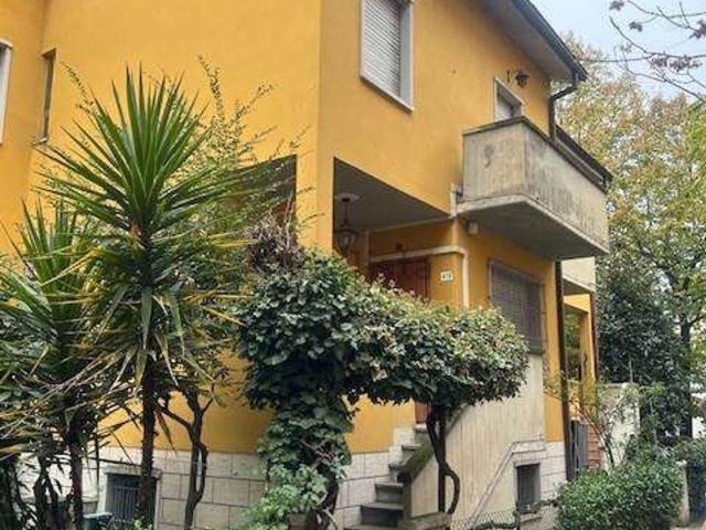 Casa in vendita a Centro Storico, Modena