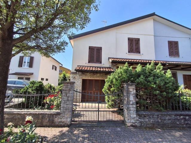 Casa in vendita a Zona Ovest, Brescia