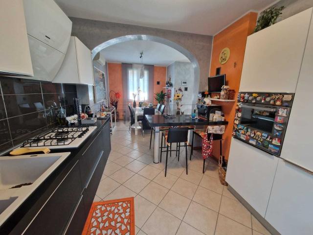 Casa in vendita a Pozzaglio, Lombardia