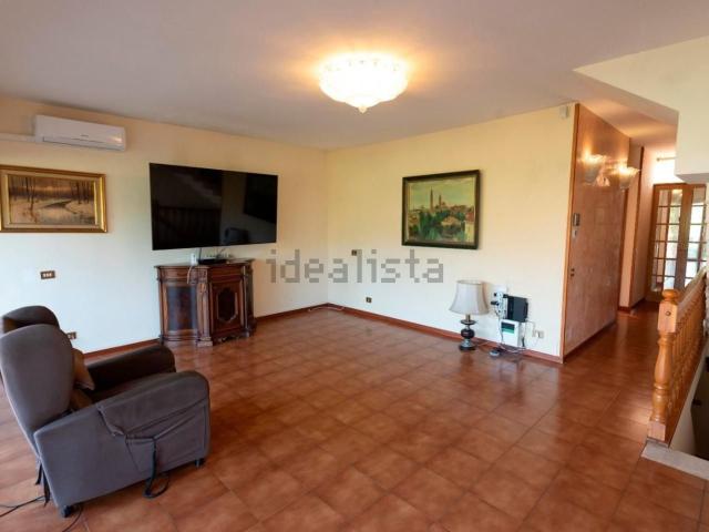 Casa in vendita a L'Annunziata, Luni