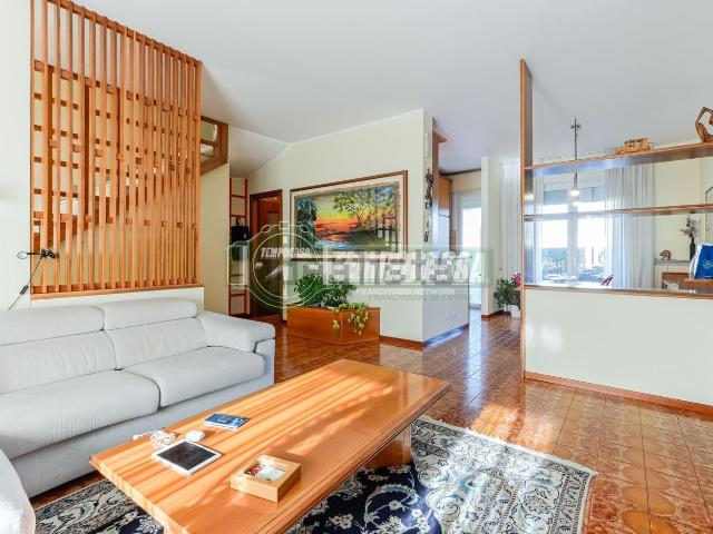 Casa in vendita a Pognano, Lombardia
