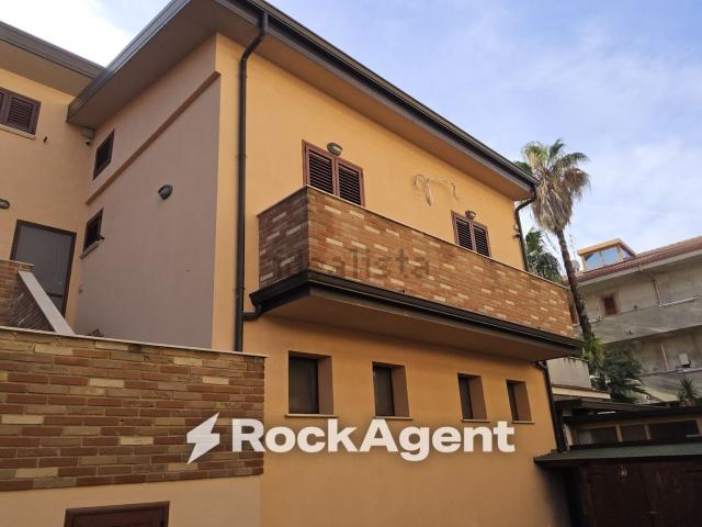 Casa in vendita a Calabria, Reggio Calabria