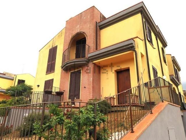 Casa in vendita a Montepulciano Stazione, Montepulciano