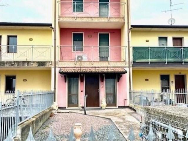 Casa in vendita a Bovolone, Veneto