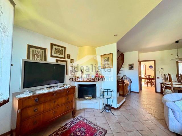 Casa in vendita a Lovere, Lombardia