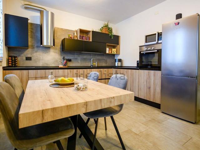 Casa in vendita a Cella, Re