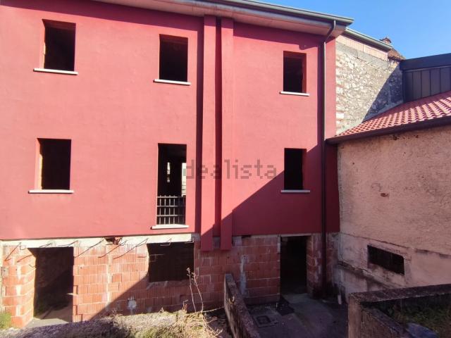 Casa in vendita a Piovene Rocchette, Veneto
