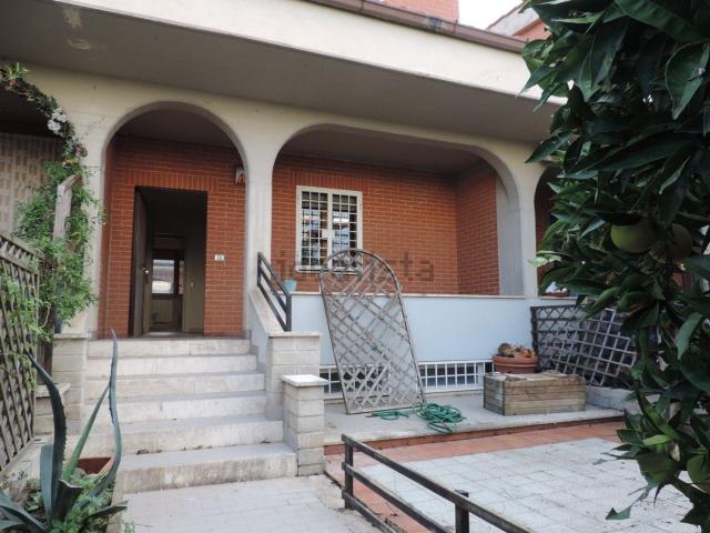 Casa in vendita a Guidonia Montecelio, Roma Capitale