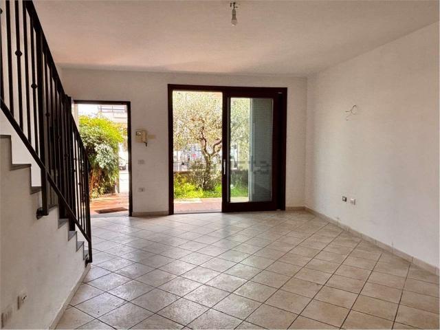 Casa in vendita a Agliana, Toscana