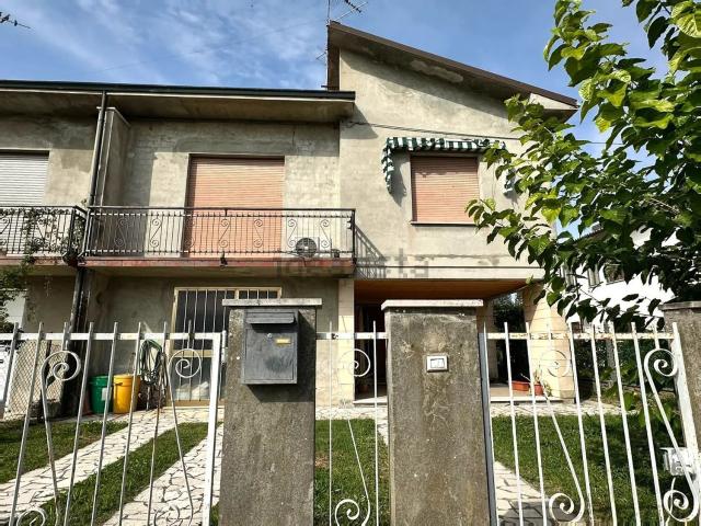 Casa in vendita a Castelnovo Bariano, Rovigo