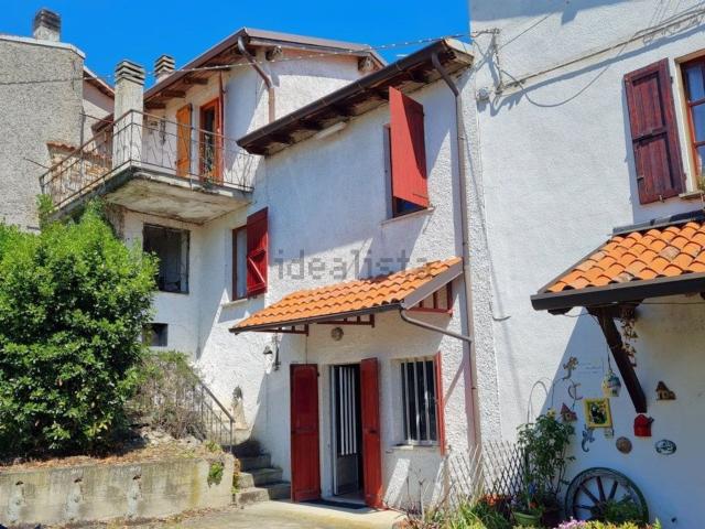 Casa in vendita a Montecalvo Versiggia, Lombardia