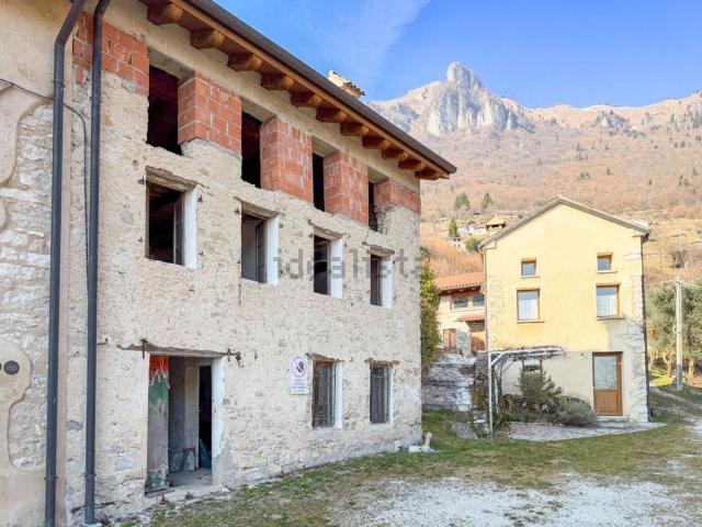 Casa in vendita a Quero, Veneto